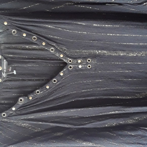 Top - Picture 2 of 3